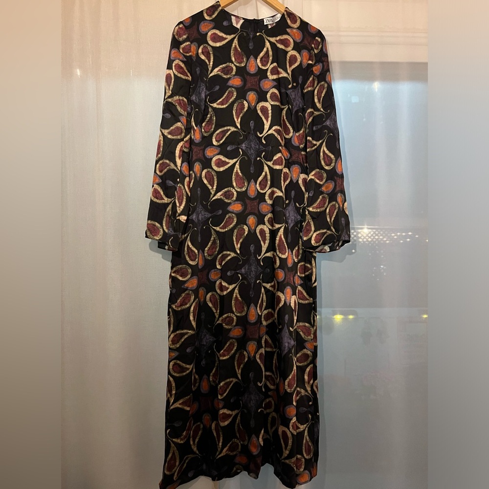 Beautifulful Zara dress, perfect for going out!!